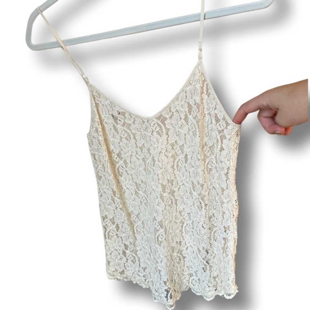 EUC Aritzia Wilfred lace cami